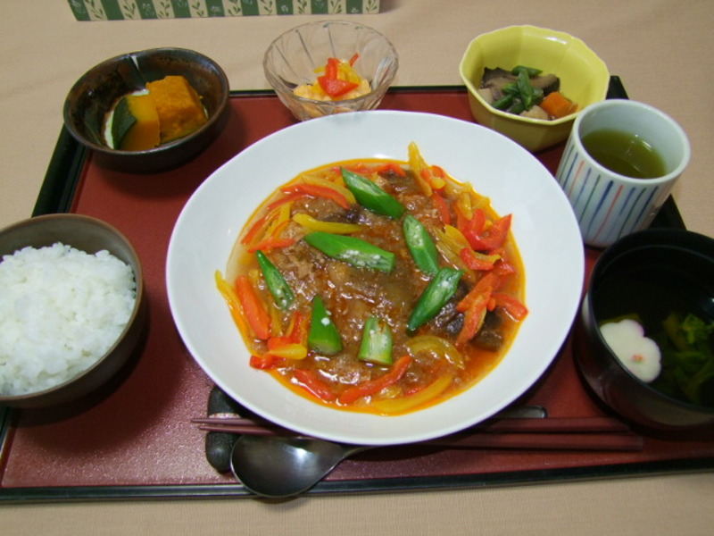 約10種類から選べる「セレクトランチ」を月～金実施