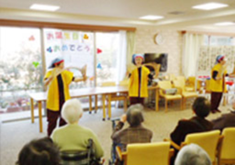 ボランティアによる演芸