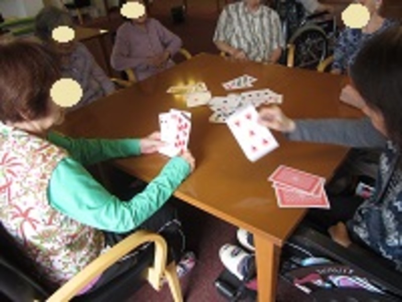 カードゲーム。