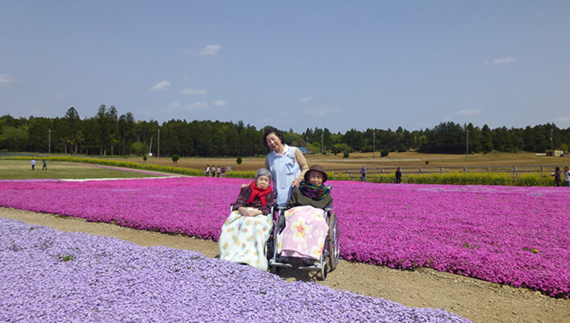 敬老園ナーシングヴィラ浜野_散歩