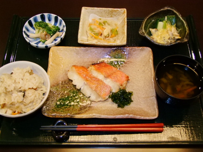 道場六三郎名誉顧問「大京会」所属の料理長が腕をふるう食事に感動