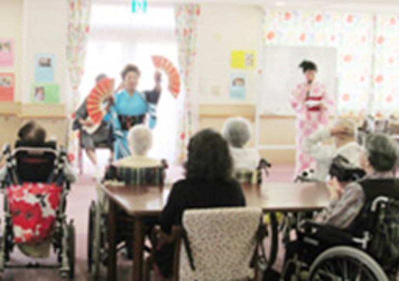 ボランティアによる演芸