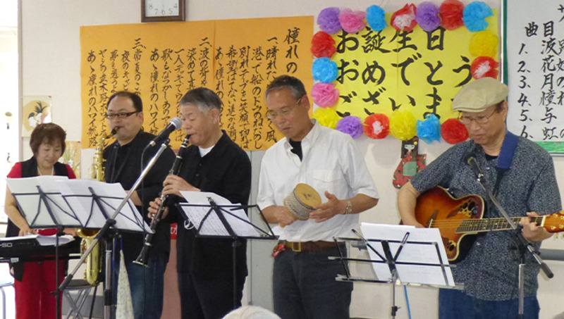 敬老園ナーシングヴィラ浜野_演奏