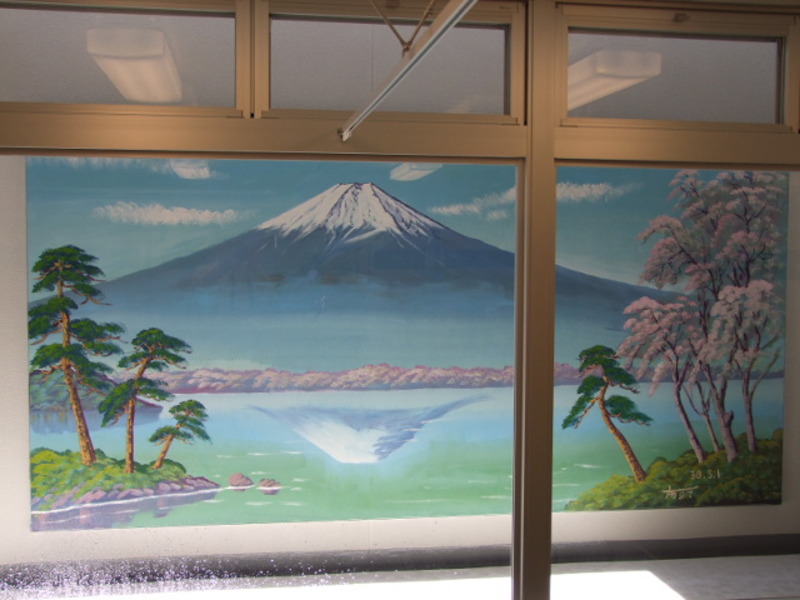 富士山画を眺めながら銭湯気分でゆったりお風呂