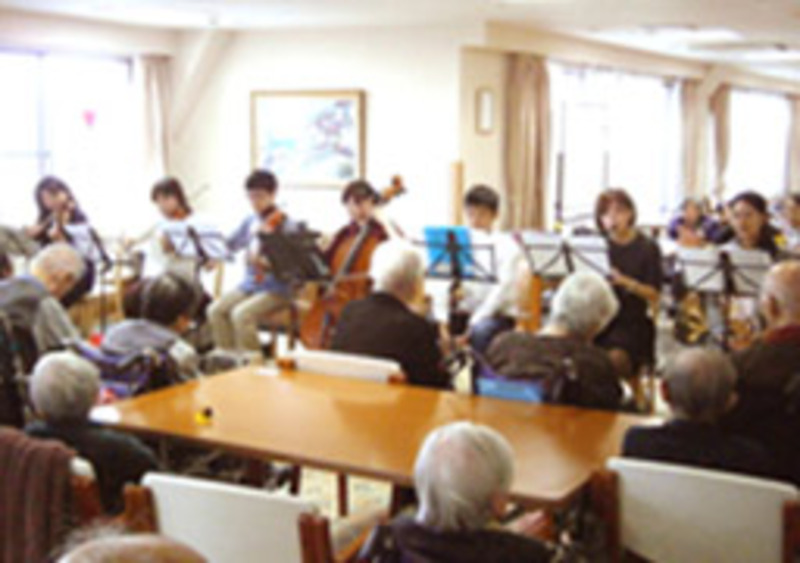 ボランティアによる演奏