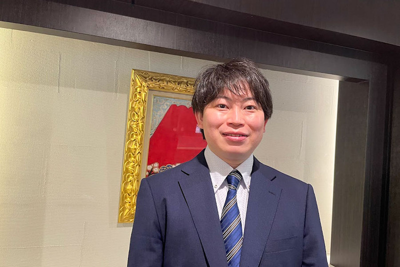 施設長　日原一成さん