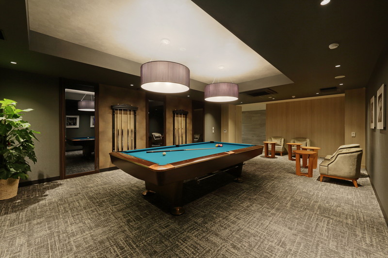 ビリヤードラウンジ