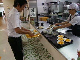 食事が外部に委託ではなく、職員が手作り